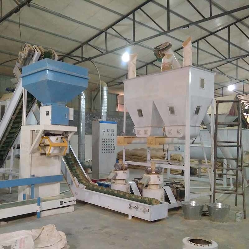 Cadena de producción de la pelotilla de 2 Ton Per Hour Animal Feed pienso del molino de la pelotilla del pollo