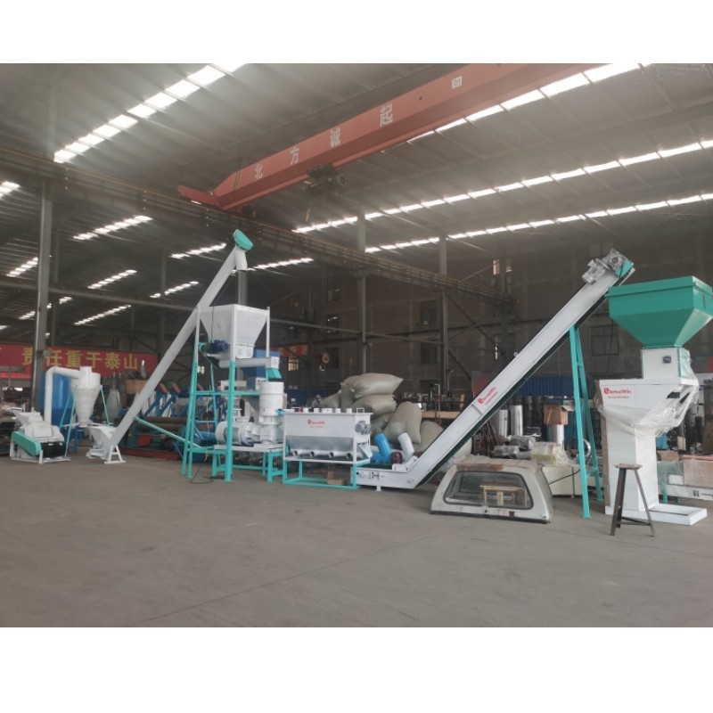 Cadena de producción de la pelotilla de la biomasa del alto retorno pelotilla del serrín de 800kg/H que hace el molino