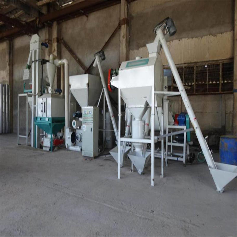 1000 kg/h Línea de producción de pellets de alimentación trituración mezcla granulación enfriamiento embalaje 5in1