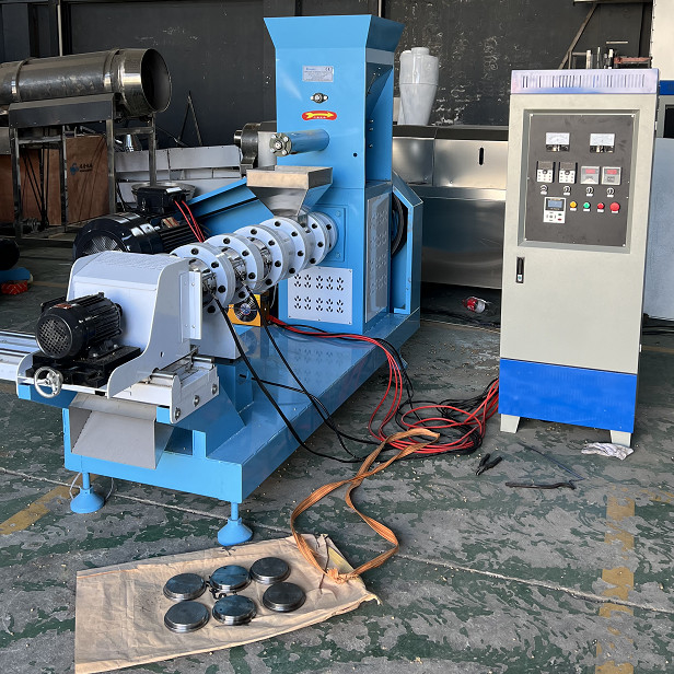 Máquina automática para la fabricación de pellets de 600-700 kg para piensos para peces / Extrusora de pellets para perros y gatos para mascotas DGP120