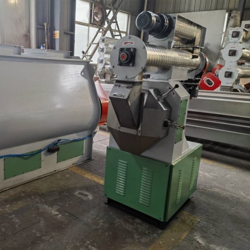 HKJ-250 con un solo acondicionador Molino de pellets para piensos de aves de corral Molino de pellets Máquina de anillos de pellets para piensos a presión