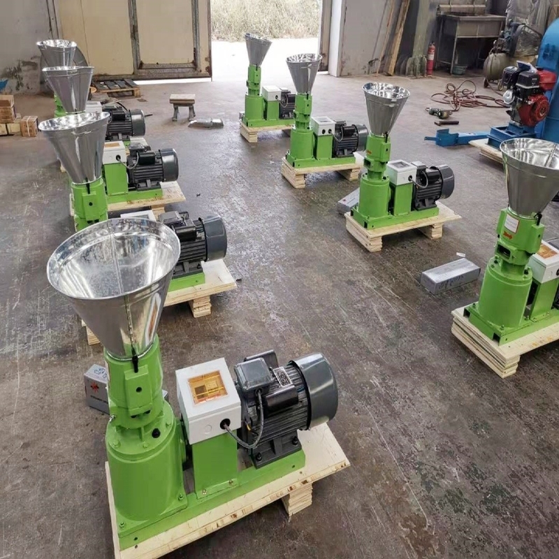Máquina de fabricación de pellets de piensos a pequeña escala 4KW Motor Tipo eléctrico de molino de piensos para animales