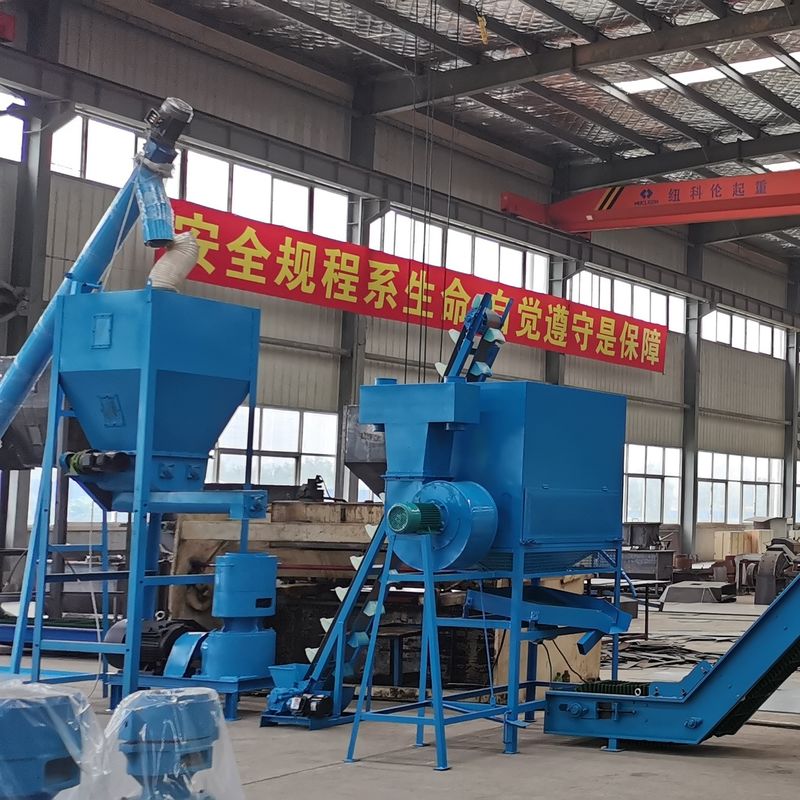Línea de producción de pellets de alimentación animal personalizable con instalación de guía de ingeniero y fuente de alimentación de 380V / 50Hz / 3 fases