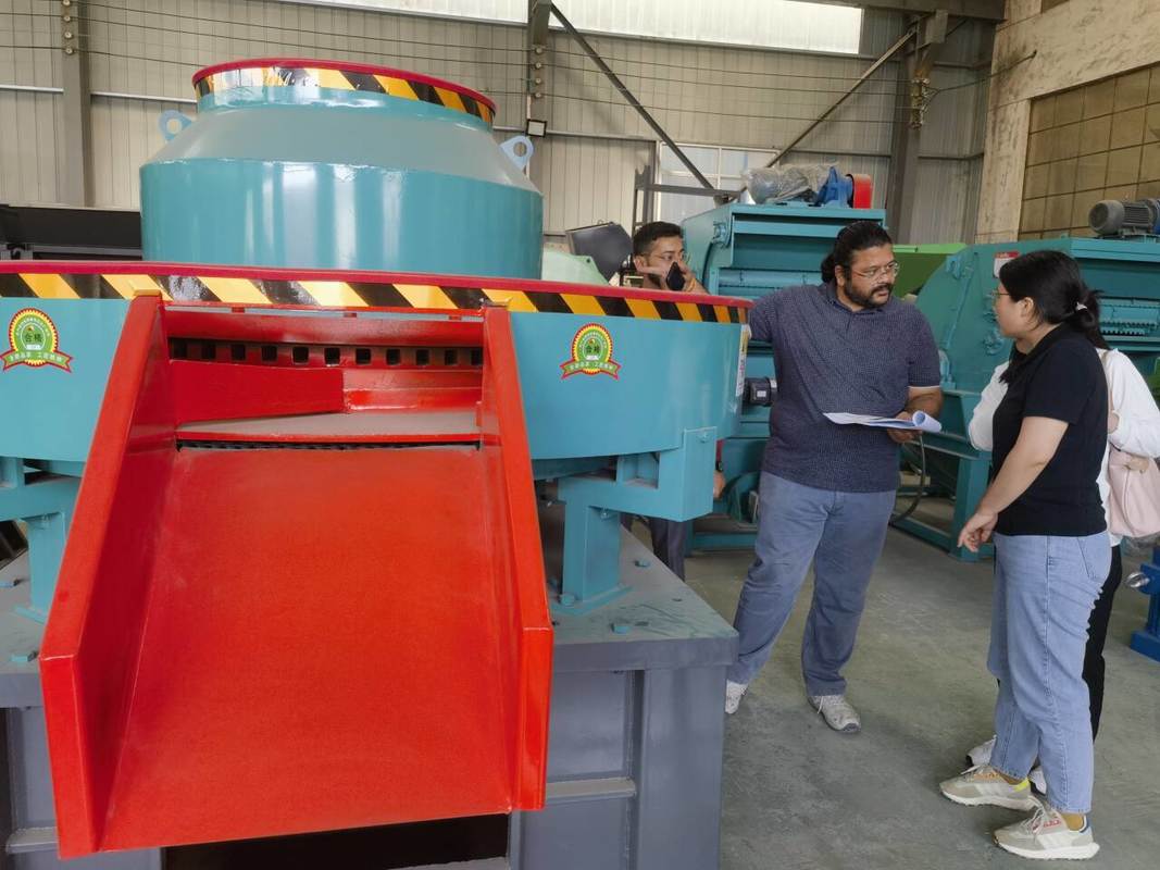 Máquina innovadora de briquetado de biomasa en modo anillado para el procesamiento de residuos agrícolas y forestales