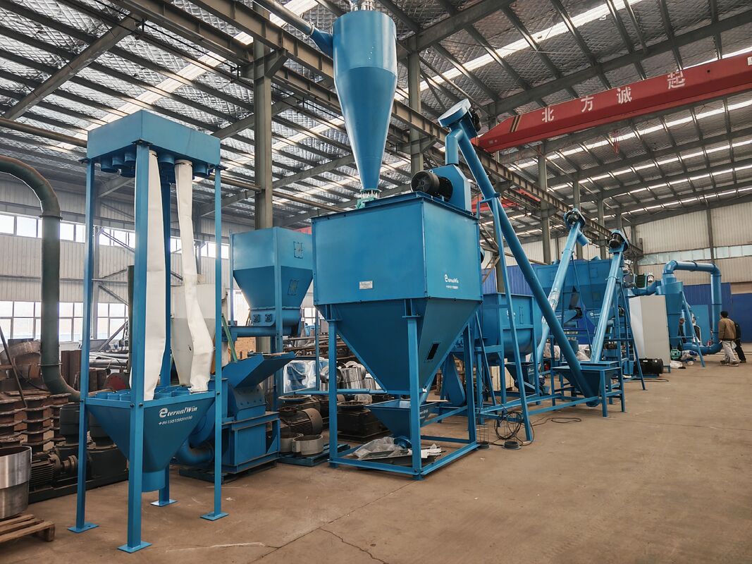 Línea de pelletización de piensos para animales personalizable con instalación de guía de ingeniero y fuente de alimentación de 380V/50Hz/3Fases