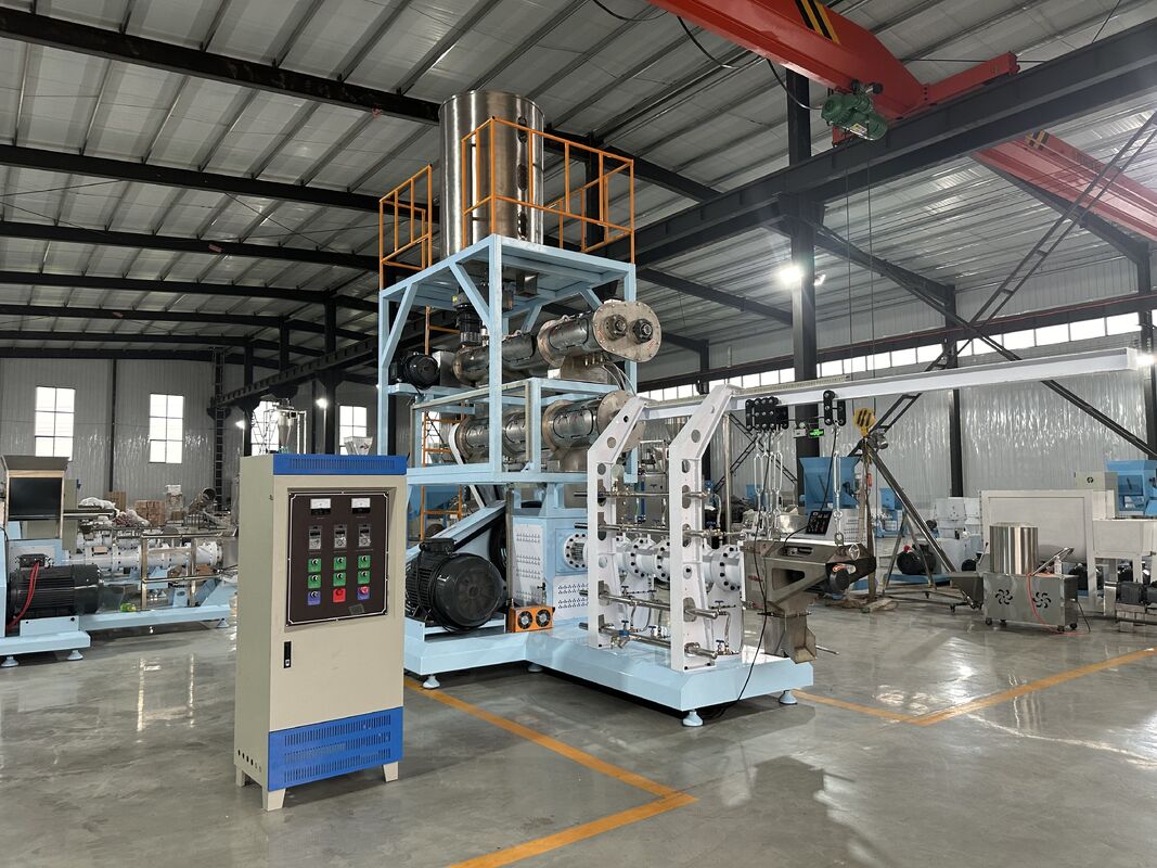 Línea de producción flotante de piensos para peces de 500-1000 kg/h con bajo consumo energético y funcionamiento semiautomático o totalmente automático