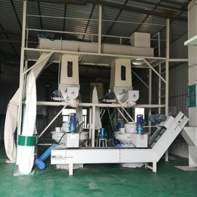 118KW 2000kg/h Línea de producción de pellets de biomasa Producción de madera
