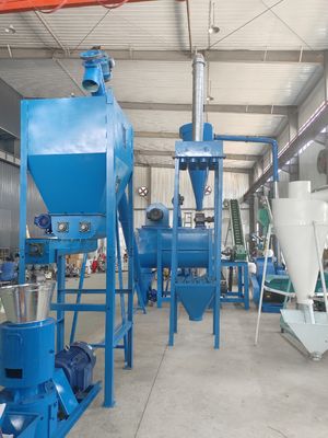 Línea de pelletización de piensos para animales personalizable con instalación de guía de ingeniero y fuente de alimentación de 380V/50Hz/3Fases