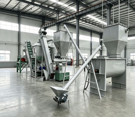 Línea de producción de pellets de alimentación animal personalizable con instalación de guía de ingeniero y fuente de alimentación de 380V / 50Hz / 3 fases